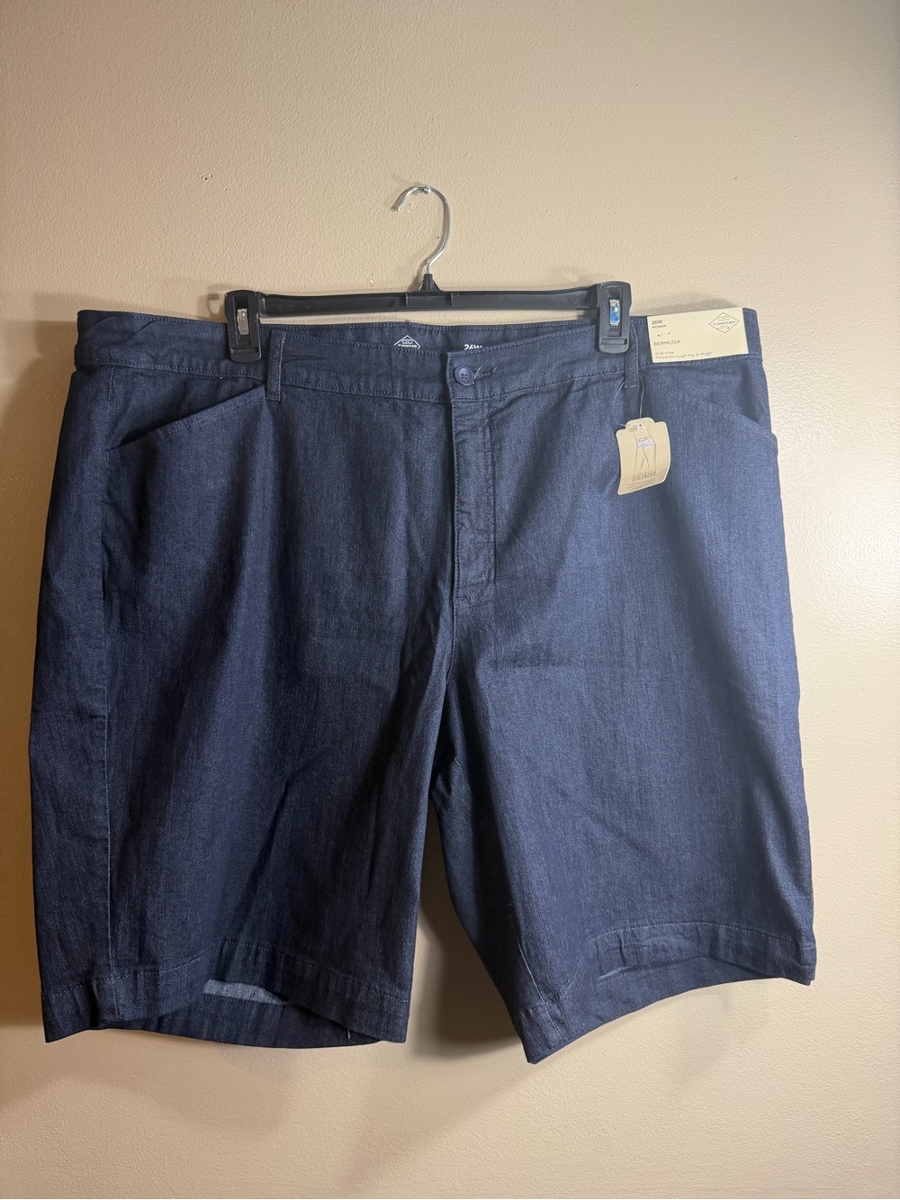 NWT St. John's Bay Secretly Slender Bermuda Denim Shorts 26W